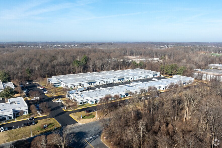 More Photos Of 551-579 Commerce Dr, Upper Marlboro Warehouse For Lease