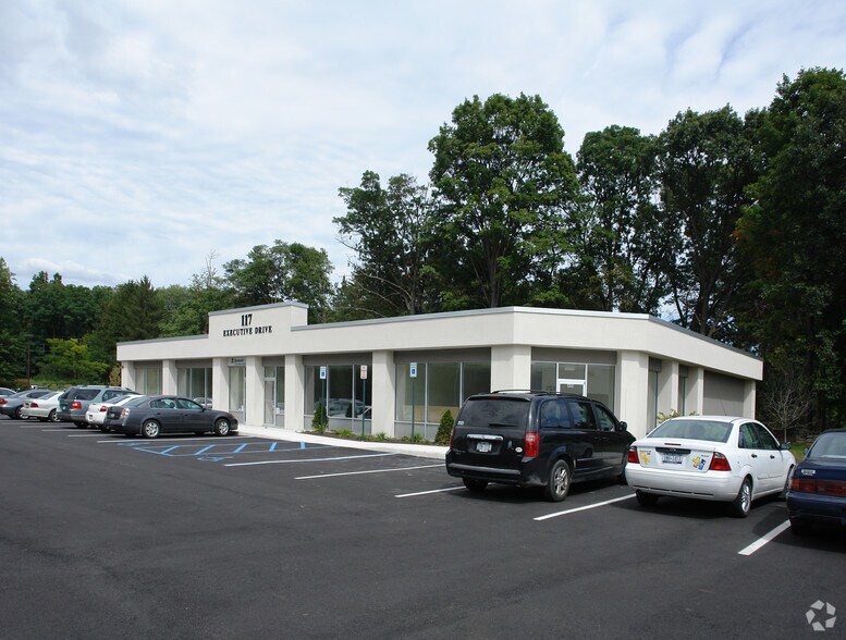 More Photos Of 117 Executive Dr, New Windsor Township Coworking Space