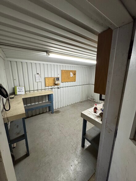 More Photos Of 2038 Saratoga Blvd, Corpus Christi Warehouse For Lease