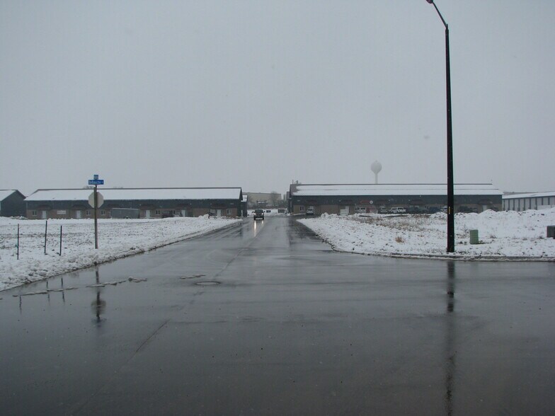 More Photos Of 3862 Norrie Dr, New Franken Showroom For Lease