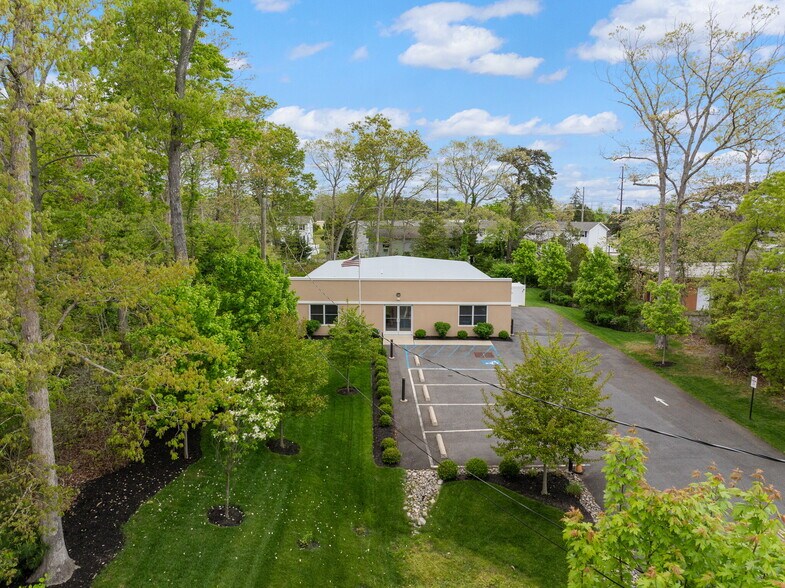More Photos Of 30 Bolton Ln, West Creek Light Distribution For Sale