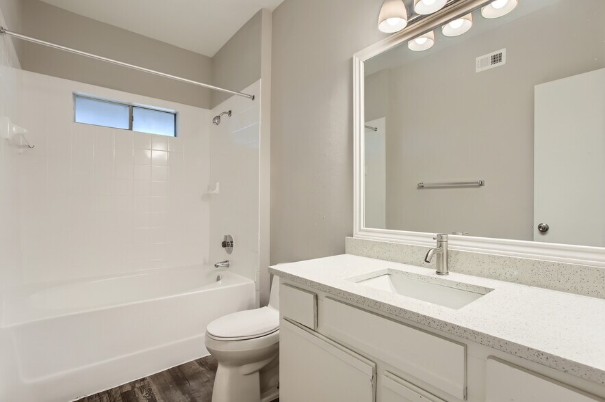 More Photos Of 12380 Wood Bayou Dr, Houston Apartments For Sale