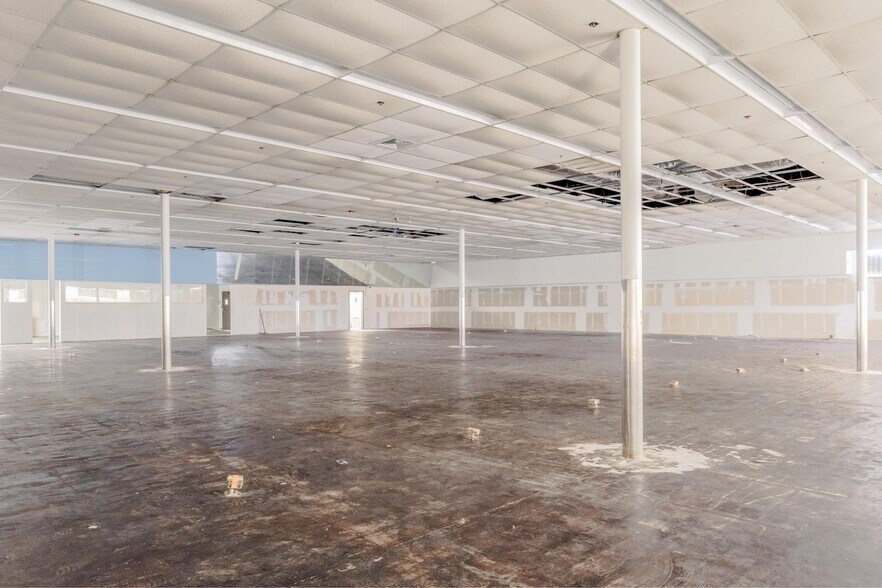 More Photos Of 11920 NW 27th Ave, Miami Freestanding For Lease