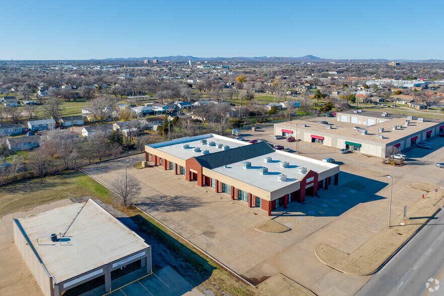 More Photos Of 1801 SW 11th St, Lawton Office For Sale