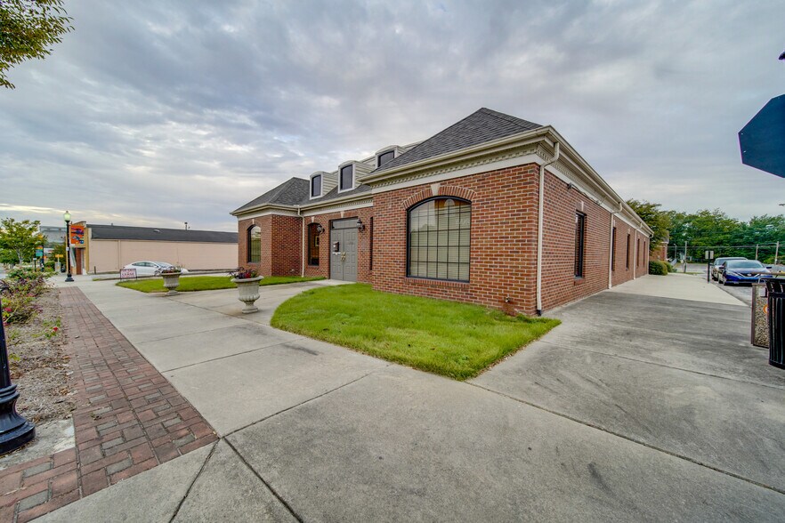 More Photos Of 322 S Main St, Lancaster Medical For Sale