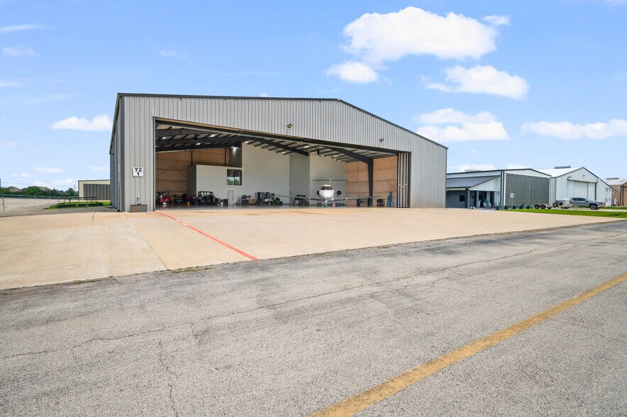 More Photos Of 7622 Eagle Ln, Spring Airplane Hangar For Sale