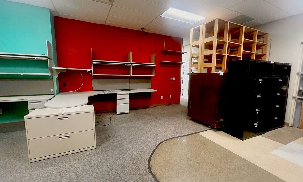 More Photos Of 2633-2677 Louisiana Blvd, Albuquerque Storefront For Lease