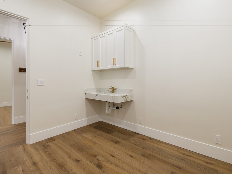 More Photos Of 1427 W 8th St, San Pedro Coworking Space
