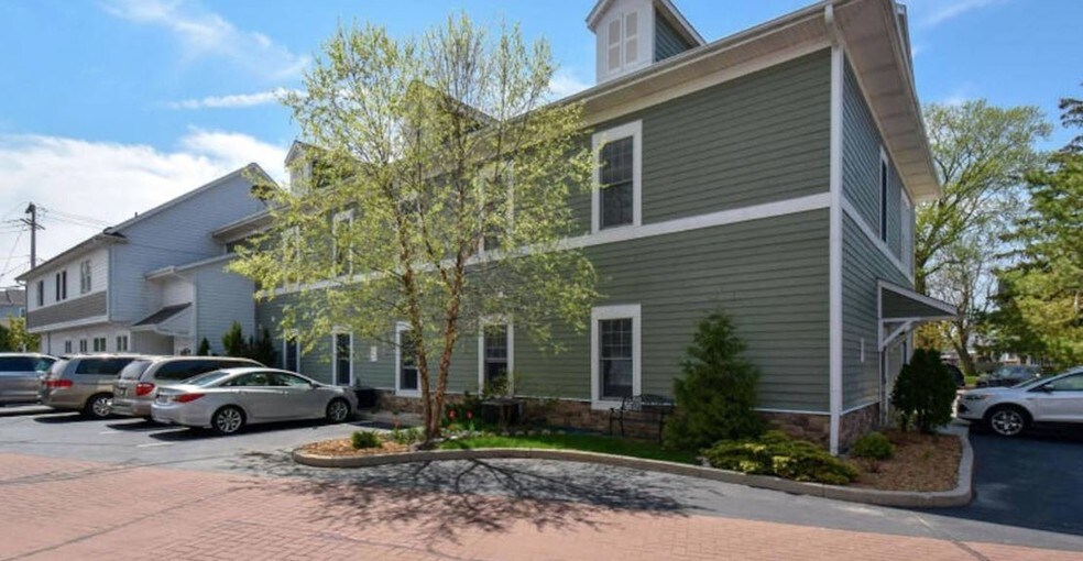 More Photos Of 1240 13th Ave, Grafton Office For Sale