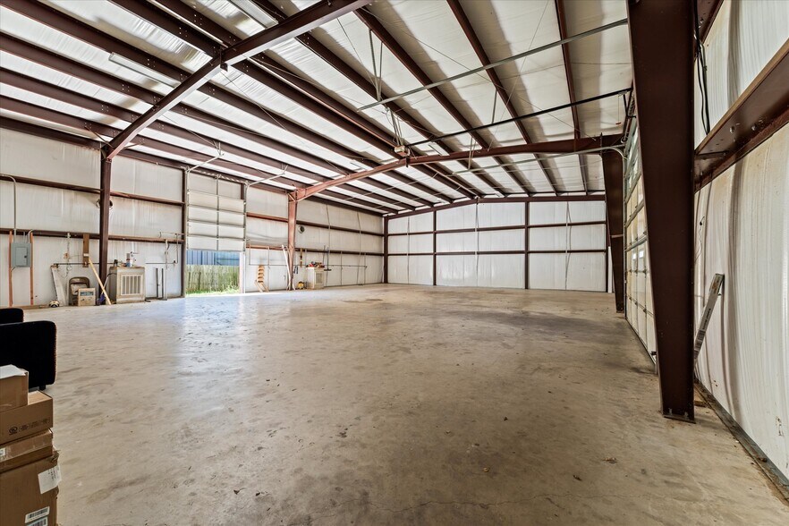 More Photos Of 15811 Manning Dr, Cypress Industrial For Lease