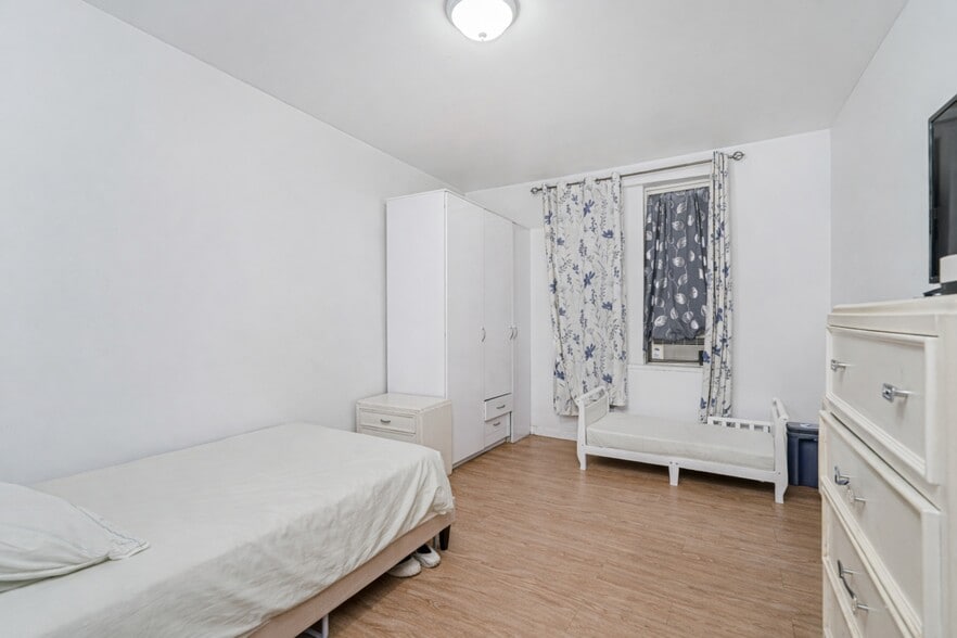 More Photos Of 174 Avenue O, Brooklyn Storefront Retail Residential For Sale