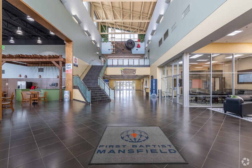 More Photos Of 1800 E Broad St, Mansfield Land For Sale