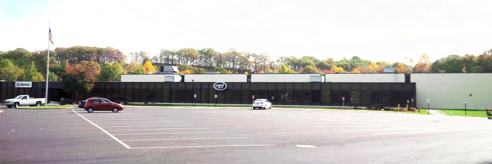 More Photos Of 400 Captain Neville Dr, Waterbury Warehouse For Lease