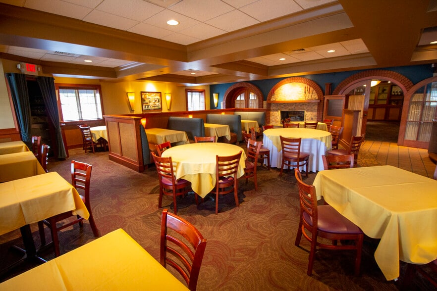 More Photos Of 5402 Portage Rd, Portage Restaurant For Lease
