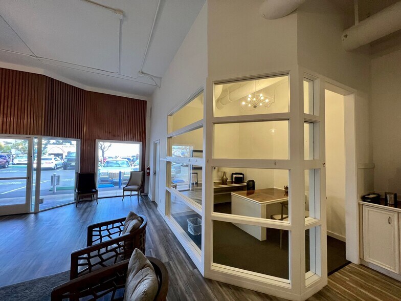 More Photos Of 8675-8697 La Mesa Blvd, La Mesa Unknown For Lease