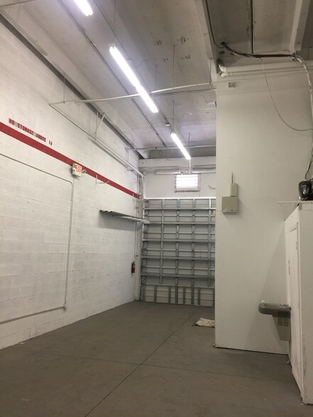 More Photos Of 10601-10677 NW 122nd St, Medley Warehouse For Lease