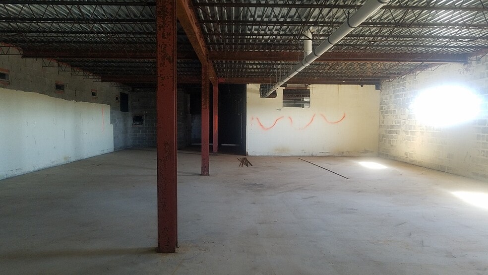 More Photos Of 502-514 6th St N, Texas City General Retail For Sale