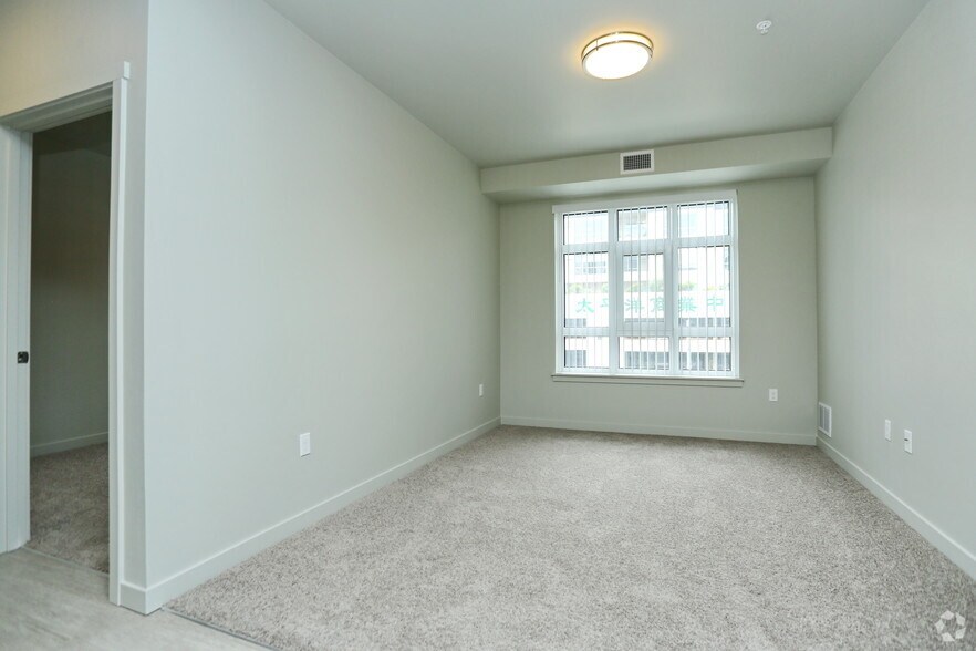 More Photos Of 913 S Jackson St, Seattle Apartments For Lease