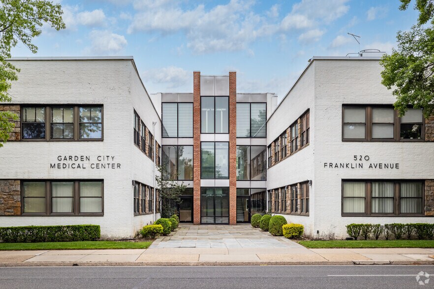 More Photos Of 520 Franklin Ave, Garden City Medical For Sale