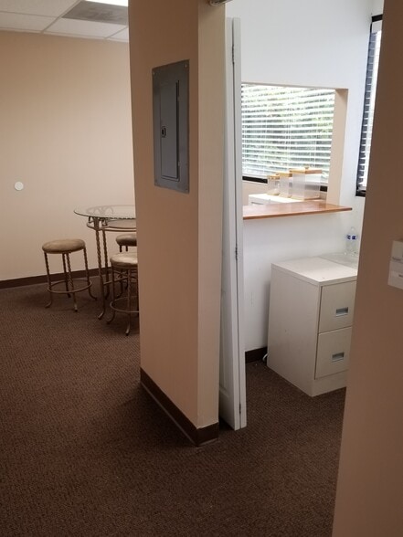 More Photos Of 2201 NE 52nd St, Lighthouse Point Medical For Sale