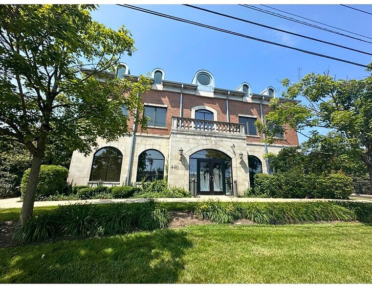 More Photos Of 440-442 Milwaukee Ave, Lincolnshire Medical For Lease
