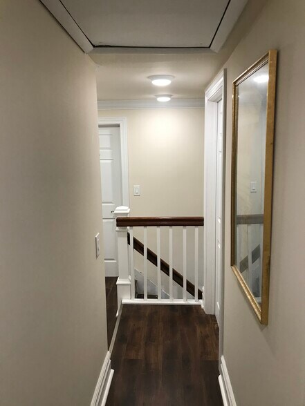 More Photos Of 11058 Shook Rd, Romulus Office Residential For Sale
