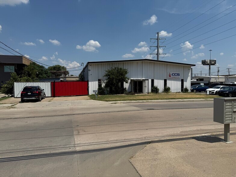 More Photos Of 2333 Joe Field Rd, Dallas Light Manufacturing For Lease