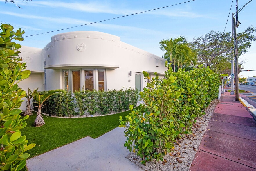 More Photos Of 8109 Harding Ave, Miami Beach Specialty For Sale