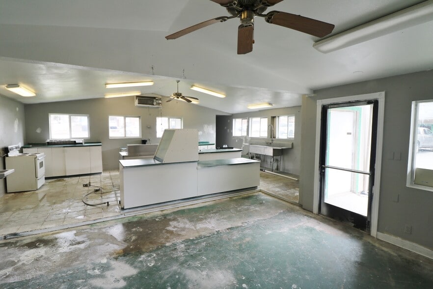 More Photos Of 127 Pacific Ave, Glendale Hotel For Sale