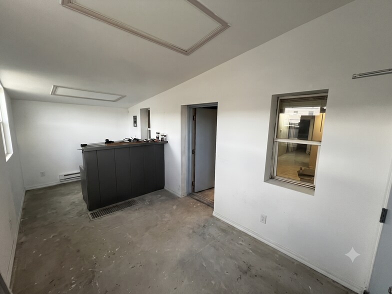 More Photos Of 1457 W Maple Ave, Denver Warehouse For Lease