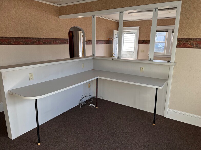 More Photos Of 1567 Centerville Rd, Warwick Office For Sale