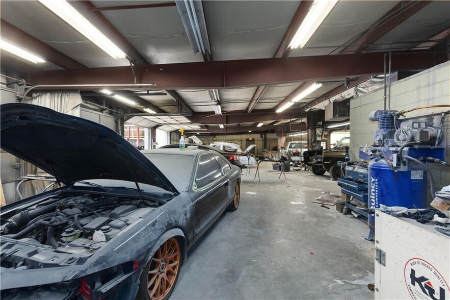 More Photos Of 3709 Pickett Rd, Saint Joseph Auto Repair For Sale