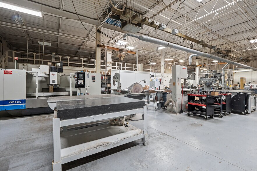 More Photos Of 32301 Howard Ave, Madison Heights Manufacturing For Lease