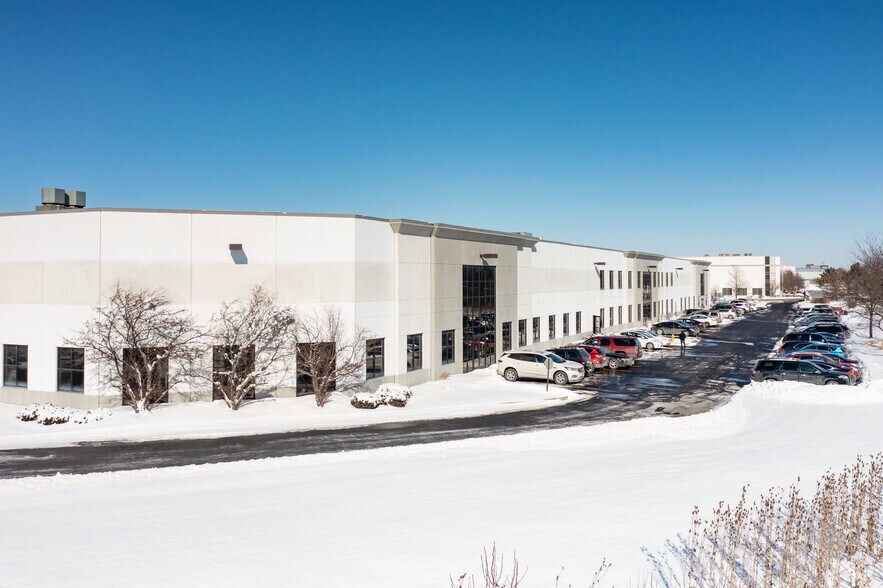 More Photos Of 455 Gibraltar Dr, Bolingbrook Warehouse For Lease