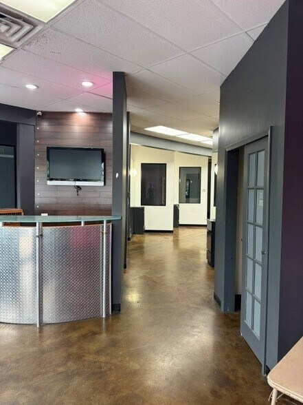 More Photos Of 349 Us Highway 9, Englishtown Storefront For Lease