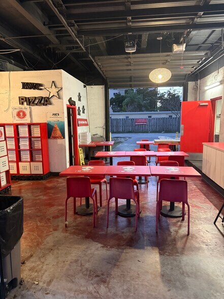 More Photos Of 1080-1090 N Federal Hwy, Hollywood Restaurant For Lease