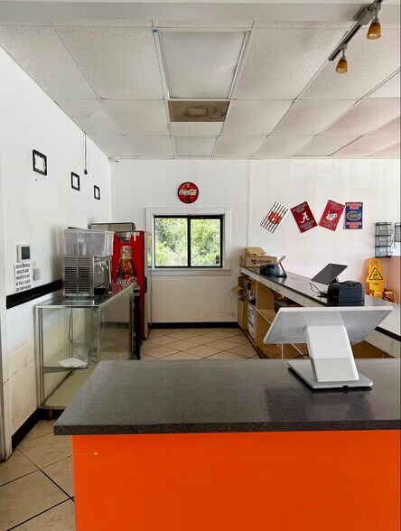 More Photos Of 1625 E University Dr, Auburn Unknown For Lease