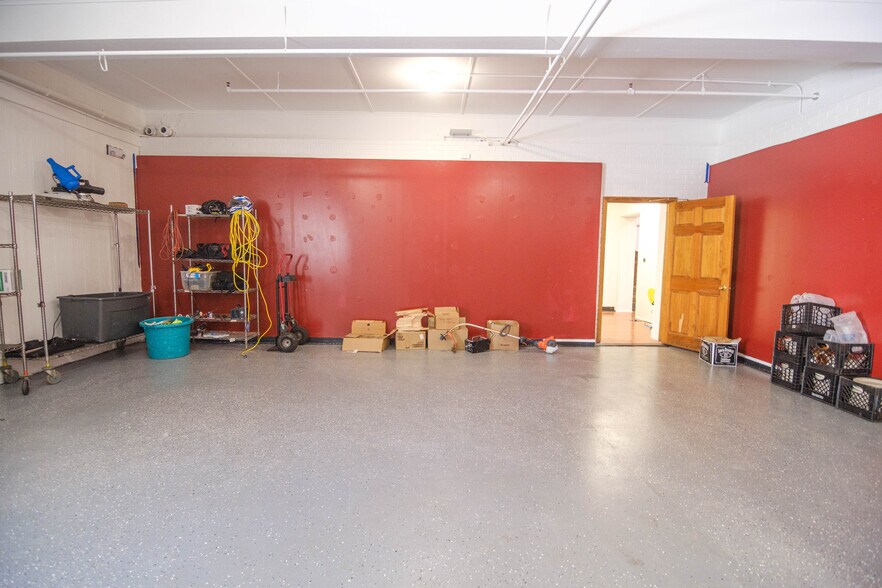 More Photos Of 8-10 E Hoosac St, Adams Restaurant For Lease