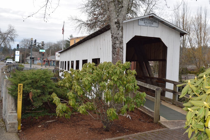 More Photos Of 303 E Main St, Cottage Grove Freestanding For Lease