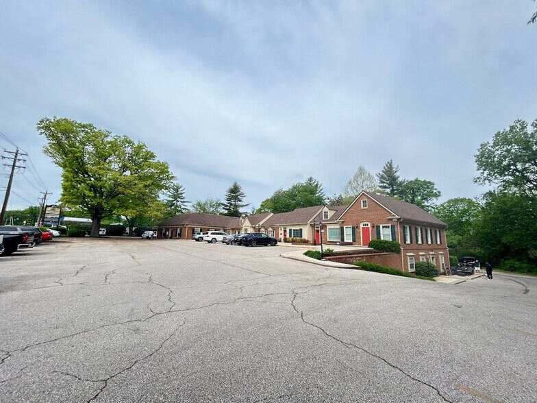 More Photos Of 614 Wooster Pike, Terrace Park Storefront Retail Office For Lease
