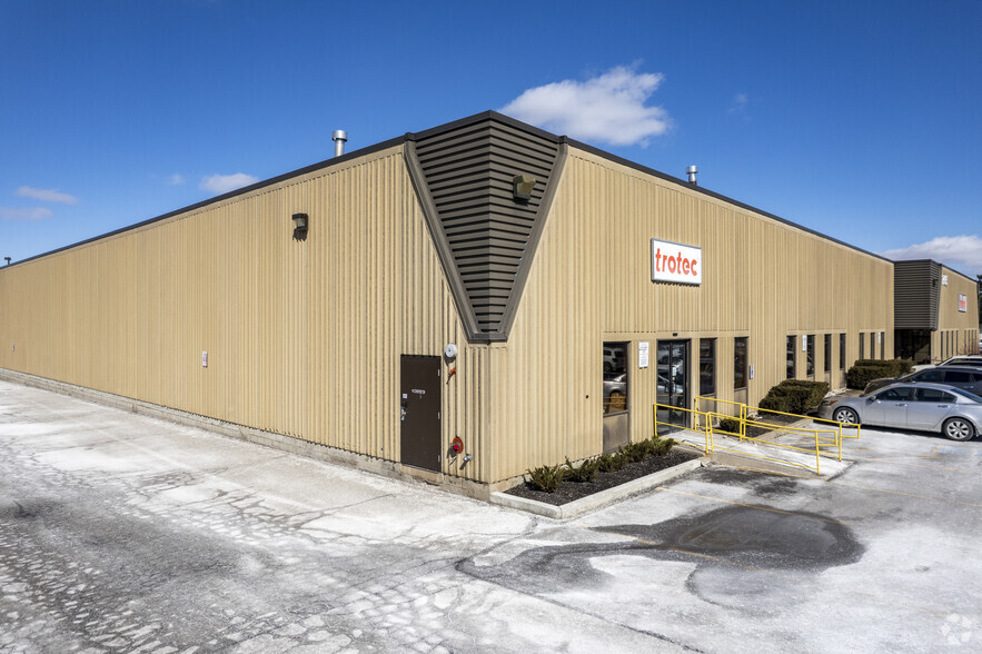 Primary Photo Of 1705 Argentia Rd, Mississauga Warehouse For Lease