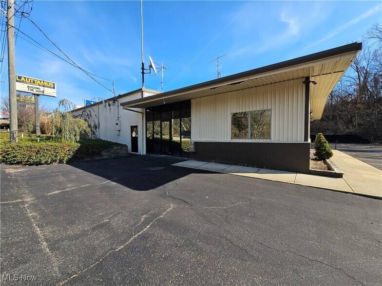 Primary Photo Of 1344 Cove Rd, Weirton Flex For Sale