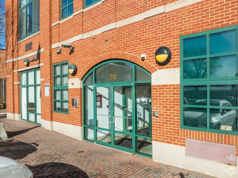 More Photos Of 70 S Main St, Freeport Storefront Retail Residential For Lease