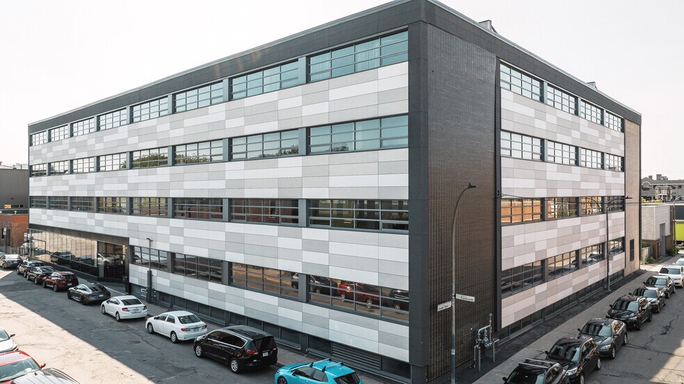 More Photos Of 6750 Av de l'Esplanade, Montréal Office For Lease