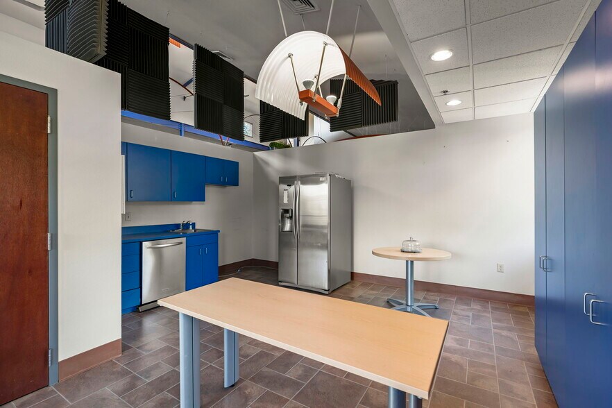 More Photos Of 6160 Plumas St, Reno Office For Sale
