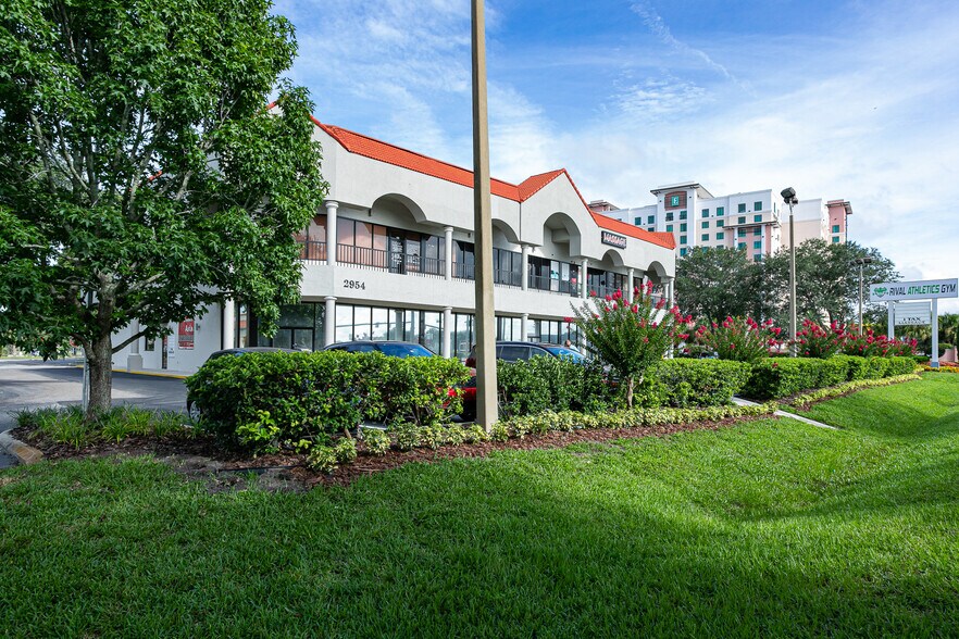 More Photos Of 2956-2960 Vineland Rd, Kissimmee Storefront Retail Office For Lease