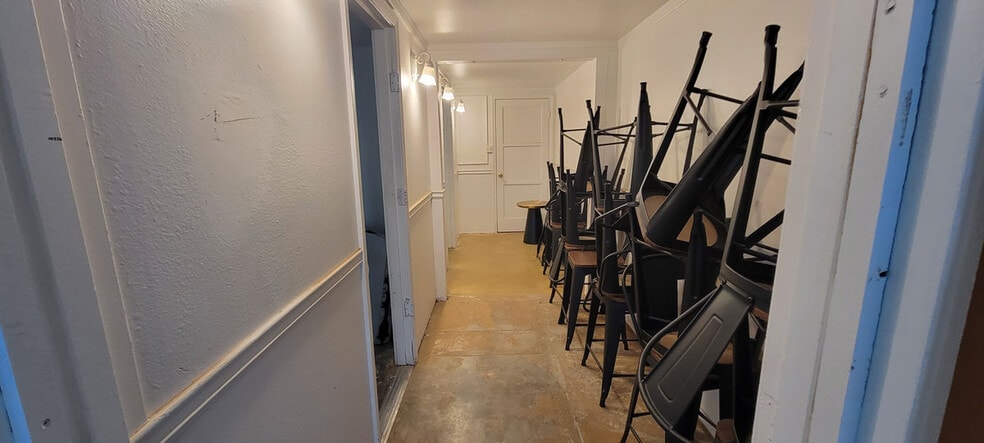 More Photos Of 161-191 W 4th St, Pomona Restaurant For Lease
