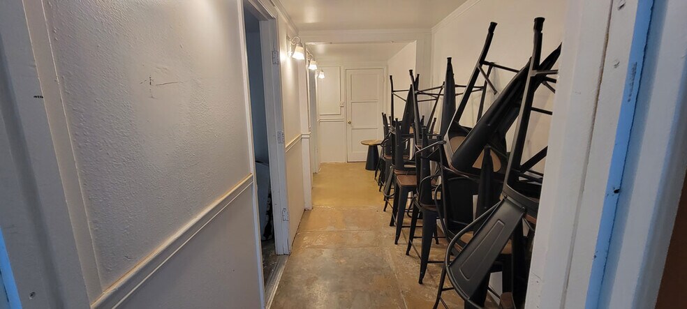 More Photos Of 386 S Thomas St, Pomona Restaurant For Lease