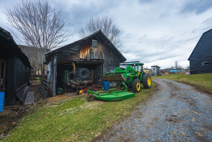 More Photos Of 230 Barn Ave, North Tazewell Land For Sale
