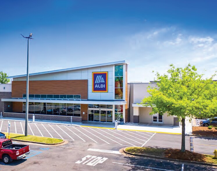 More Photos Of 7274 EastChase Pky, Montgomery Unknown For Lease